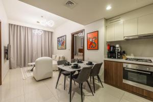 stylish 2 bedroom Apt in Business bay Dubai