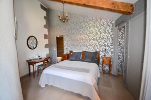 Maisons d'hotes Chambre Seule avec Salle de bain privative - Le Moulin des Poetes : Chambre Double ou Lits Jumeaux avec Salle de Bains Privative