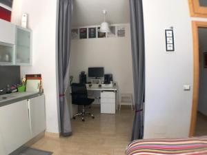 Spacious and bright studio flat in Rome
