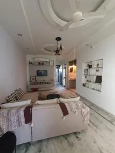 Om aalayam 4 BHK independent apartment - Khātu