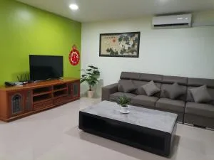 Kuching Homestay Double Storey - Kampung Nombor Dua
