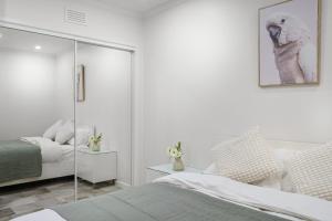 Central Luxury 3BR Apartment for up to 8 Guests