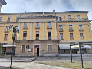 Chic Brand New Apartment at Palazzo Giuliani in Verbania