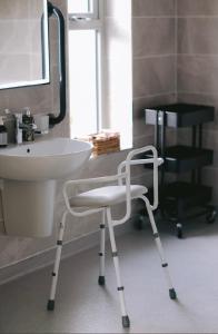 Teach Susie Portnoo Accessible Holiday Home with Assistive Equipment