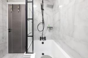 Spacious 4BR Sleeps 10 30OFF for Contractors