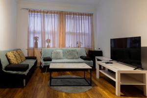 Ocean waves apartment near Bournemouth beach