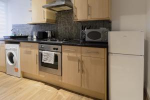 Ocean waves apartment near Bournemouth beach