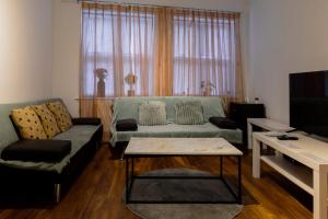 Ocean waves apartment near Bournemouth beach