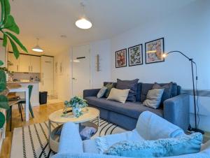City Centre Morden 1-Bedroom Apt Near Dock