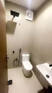 غرف فاخرة مفروشه للايجار