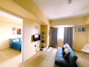 1BR Condo with WiFi Netflix and Pool Access