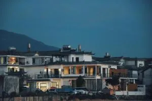 Xizhou Feng Shangju - Jiuyunlong