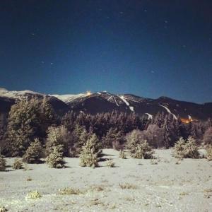 Picturesque Apartment in beautiful setting surrounded by Mountain and Ski Slope Views