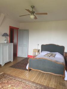 Sejours a la campagne Castle Of Saint Germain Des Rives : photos des chambres