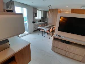 Apartamento Cobertura com vista espetacular para o mar,jacuzzi e churrasqueira, Arraial do Cabo