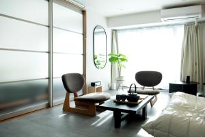 Zen apartment in central Tokyo