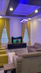 Seamless Inn - Ughelli