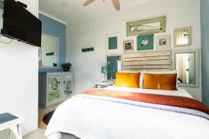 Pebble Cove Outside Room - Private Entrance - Twelve square metres, Salt Rock Ballito