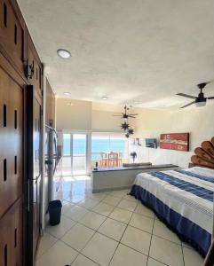 Oceanfront-Ocean View in Bucerias Casita Oasis Condo - Large Studio