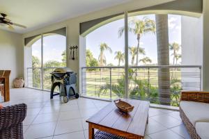 El Tigre, Green Bay I Shared Pool