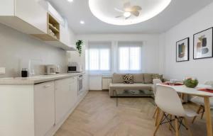 AR Embajadores 2 habitaciones, céntrico y bien comunicado