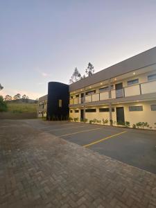 APTO ACONCHEGANTE - Capitólio