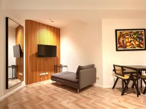 GRAMERCY - SKY-VIEW 1 Bed escape with POOL & SPA Access