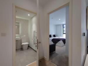 Fully Serviced One Bed Apartment in RW