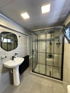 კოტეჯი ბახმაროში WoodenHouse Sunrise