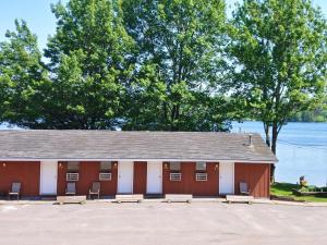 Lakeshore Motel Ice Lake