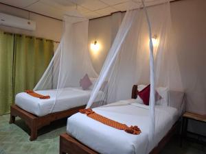 Tree Tops River Huts