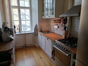 3 bedroom apartment in the Old Town with bathtub!