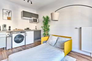 La Défense Apartment with Parking & Terrace