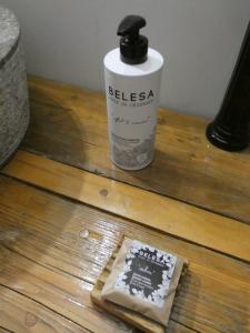 Chambre dhôtes dans une ancienne bergerie - La Bergerie du Monde