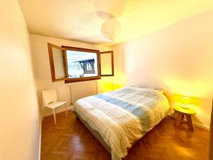 La clusaz Centre village , pied des pistes, 42 m2 , balcon sud vue montagne