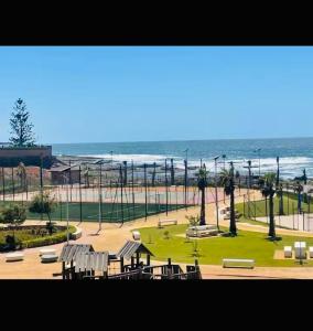 Seaside studio with pool