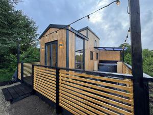 Fiadh Rua Cabin - with Private Outdoor Hottub Pet Friendly