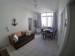Apartamento de 1 DORM PRAIA DE PITANGUEIRAS A 90 MTS DA PRAIA