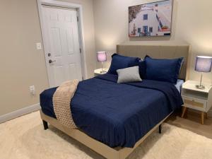 Private 2BR Apartment - Free Off Street Parking, Fast Wi-Fi & Laundry