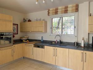 Charmante villa avec spa et panorama