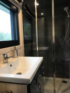 Chalets Le Cabanon - Tiny House 150m de la Plage : photos des chambres