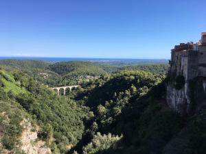 B&B / Chambres d'hotes Au Pied des Baous : photos des chambres