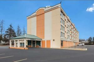 Finger lakes inn & suites