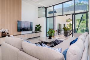 Patong Cliff Villa Phuket 12 bedroom