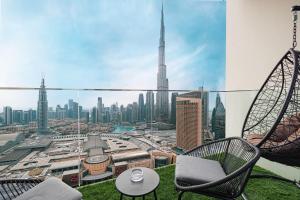 High-Floor Luxe 2BR Stunning Burj Khalifa & Fountain Views Direct Dubai Mall Access - 4hvězdičkové hotely ve městě Dubaj