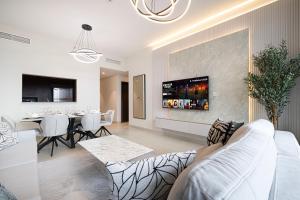 High-Floor Luxe 2BR Stunning Burj Khalifa & Fountain Views Direct Dubai Mall Access