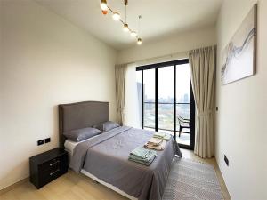 Luxurious new 1 bedroom with Balcony and New Building