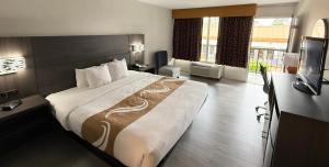 King Room - Non-Smoking room in Quality Inn & Suites Baton Rouge West - Port Allen
