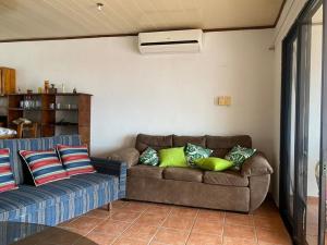 Apartamento equipado, con amplia piscina