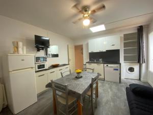 Maisons de vacances Residence LO MONACO Haut de villa, Appartements et Studios : photos des chambres